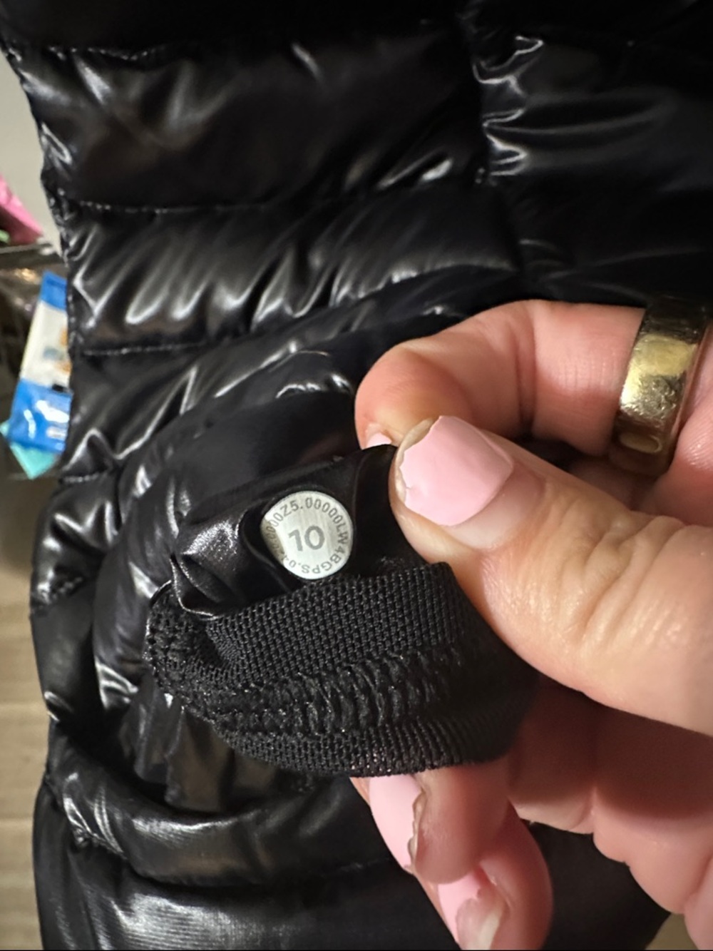 Lululemon shiny Black Quilted Puffer Vest - Lightweight Layer - Picture 4 of 6